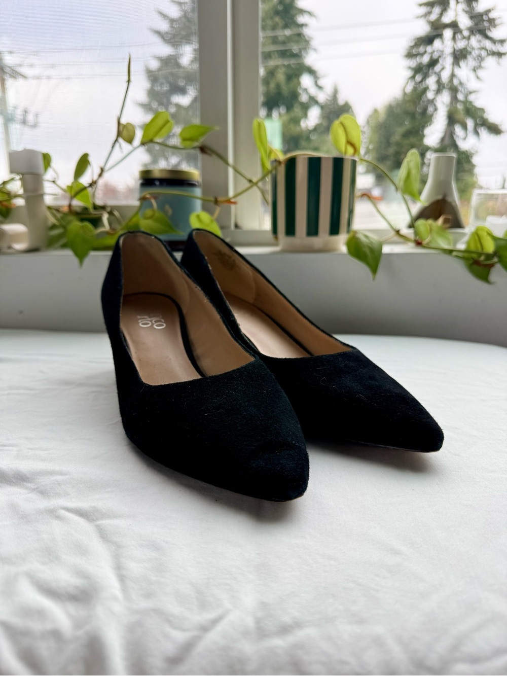 Franco Sarto Suede Racer Pointed Toe Block Heel Pumps - Black sz 7.5